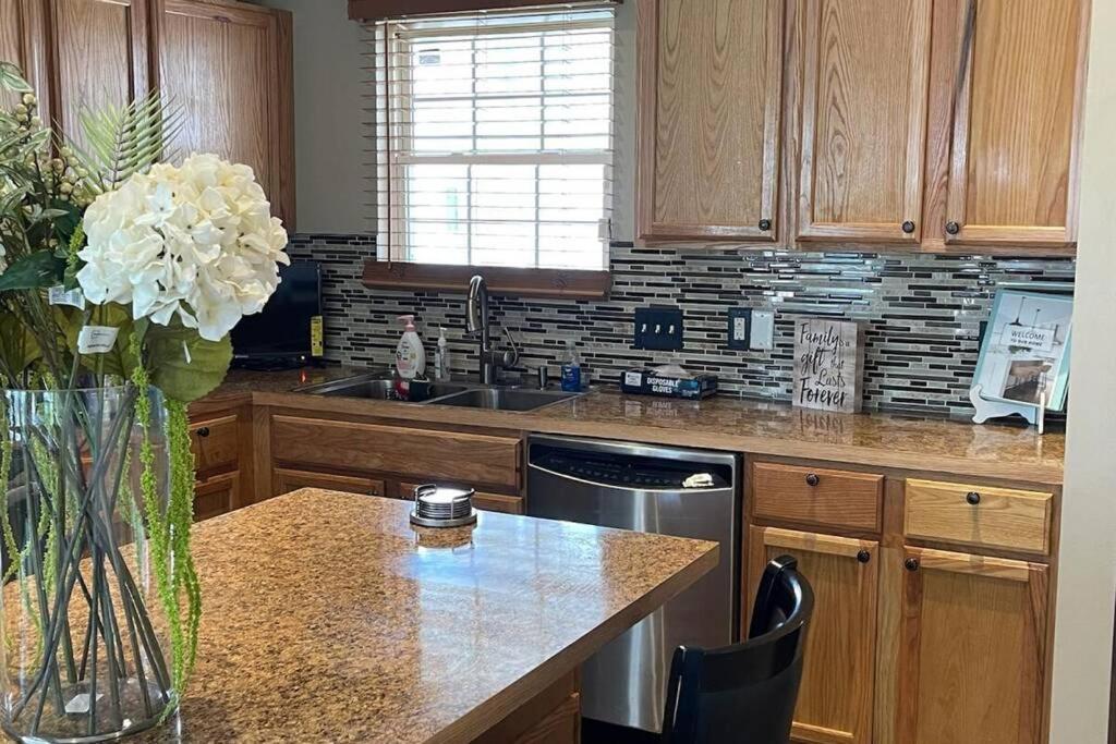 Entire residential home -Omaha Extérieur photo